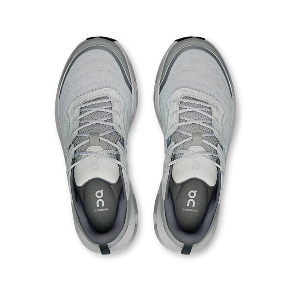 Auf dem Wolkenzonenmond