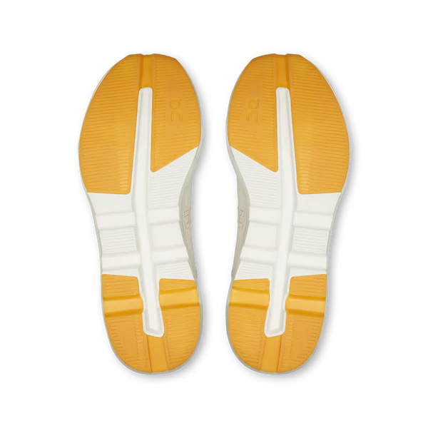 Auf dem Wolkenzonenmond