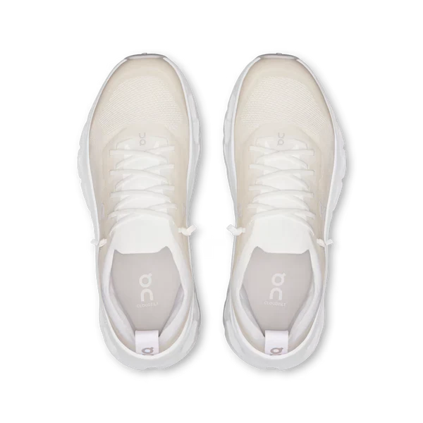 Auf dem Wolkenneigungsmond