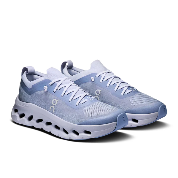 Auf dem Wolkenneigungsmond