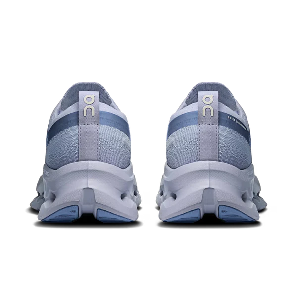 Auf dem Wolkenneigungsmond