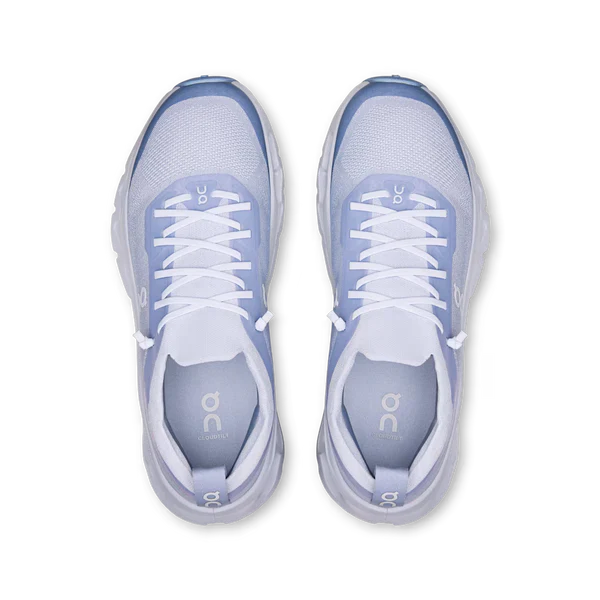 Auf dem Wolkenneigungsmond