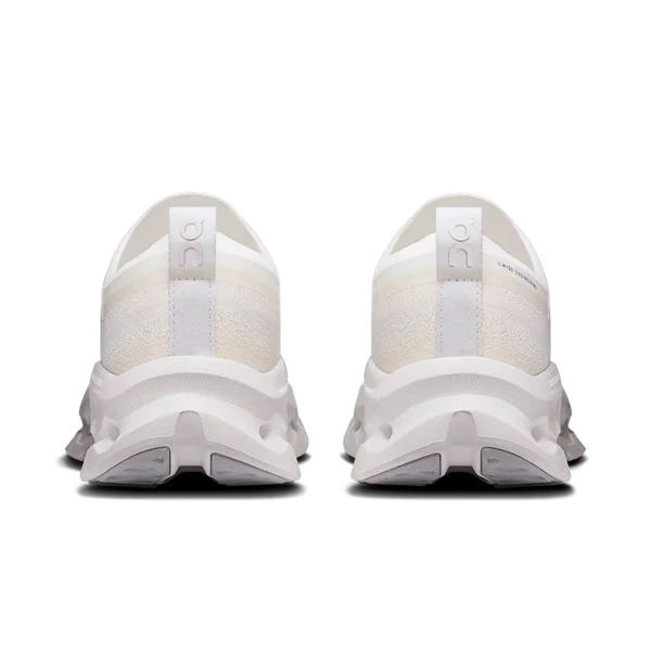 Auf dem Wolkenneigungsmond