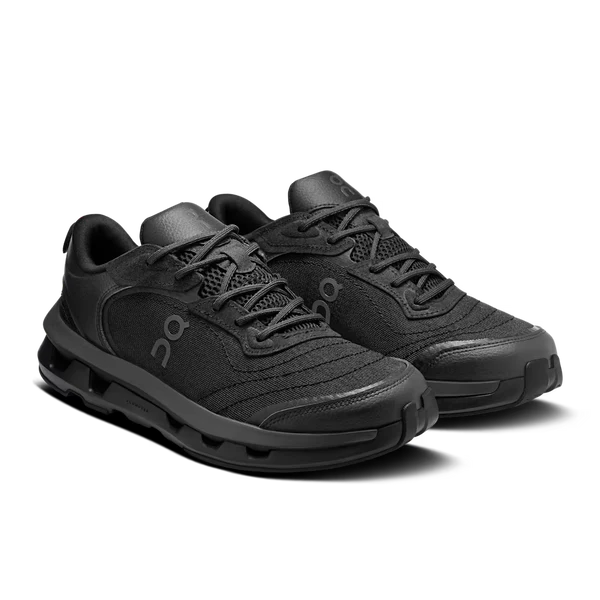 Auf dem Wolkenzonenmond